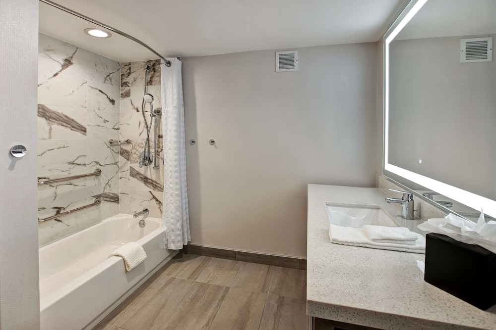 Embassy Suites by Hilton Oklahoma City Northwest - photo 39