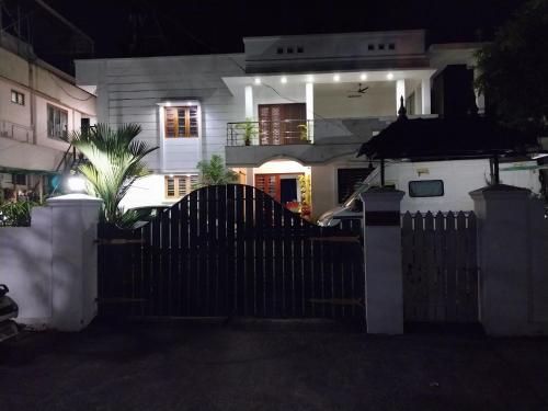 Lloydskochi Home Stay