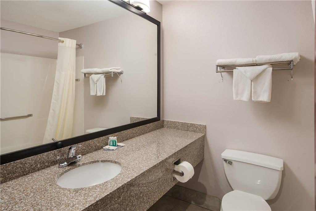 Quality inn & Suites Cincinnati I 275 - photo 14