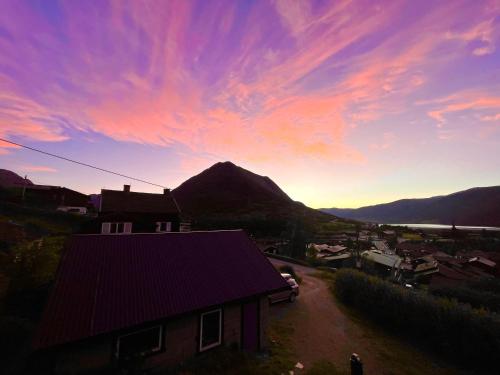 Hyggelig og velutstyrt leilighet i Lom sentrum — 4-Star Luxury Hotel in Fossbergom, Norway