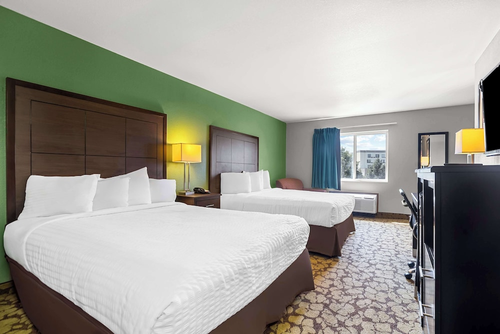 SureStay Plus Hotel by Best Western Bettendorf - photo 8