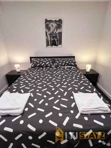 Black & White Delight 2bd 2bth Apt Braddon — 4-Star Luxury Hotel in Canberra, Australia