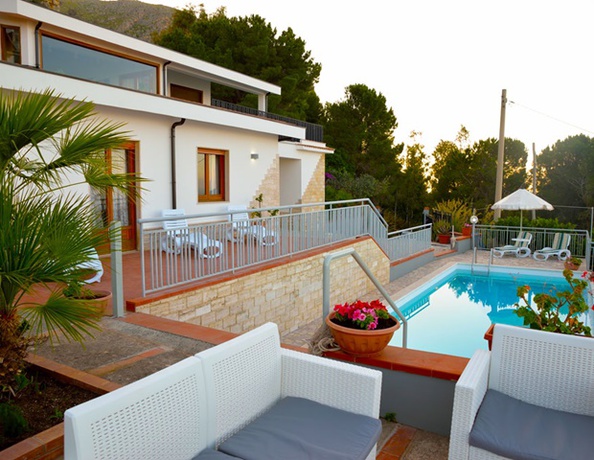 Villa Belvedere — 4-Star Luxury Hotel in Castellammare Del Golfo, Italy