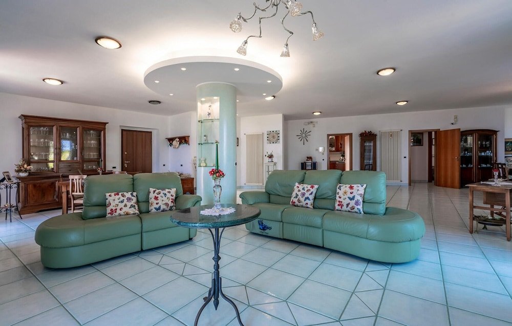 Nice Home In Belsito With Wifi — 4-Star Luxury Hotel in Roseto Degli Abruzzi, Italy