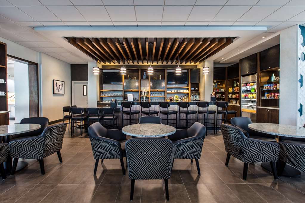 Hyatt Place Delano - photo 12