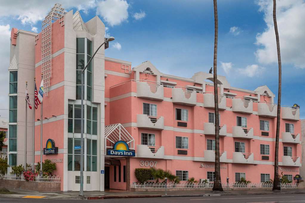 Days Inn by Wyndham Santa Monica - photo 8
