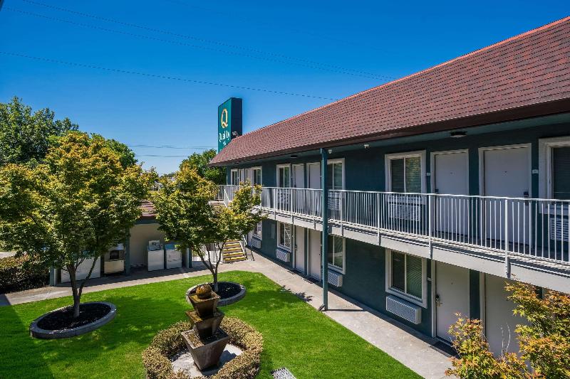 Quality Inn Elk Grove Sacramento - photo 44