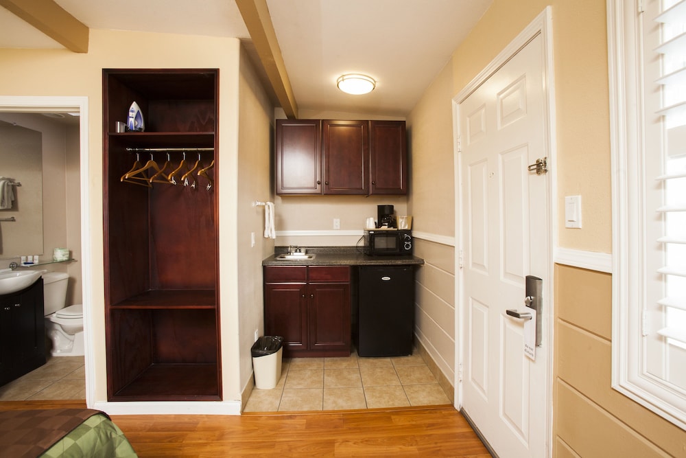 Tri Valley Inn and Suites Pleasanton - photo 44