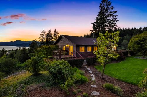 Golden Glow on the Gorge — hotel in Stevenson