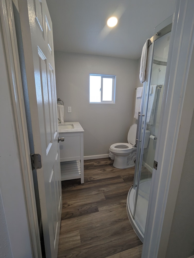 Silver Moon Motel & Suites - photo 25