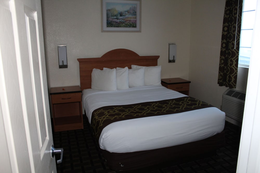 Riverside Inn & Suites Santa Cruz - photo 14
