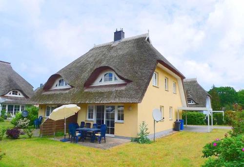 Ferienhaus An der alten Waldschänke WS 11a — 4-Star Luxury Hotel in Born, Germany