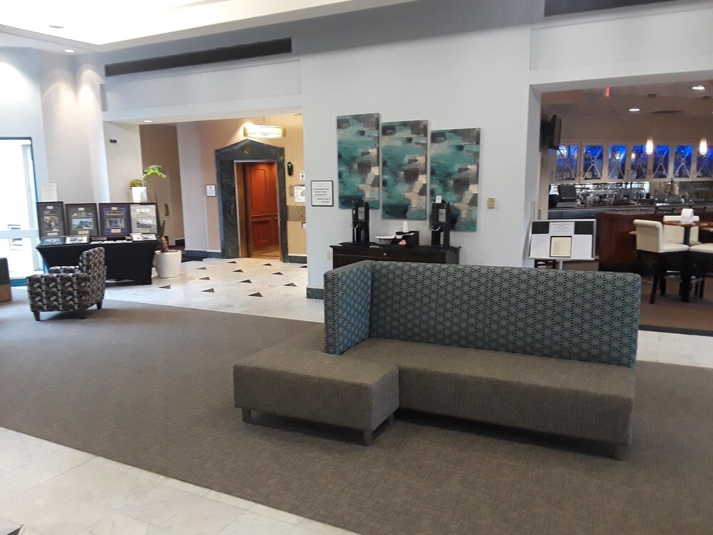 Sheraton Suites Columbus Worthington - photo 3