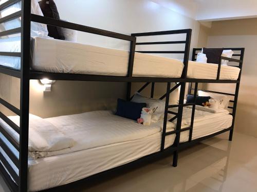 Charoenpong Apartment