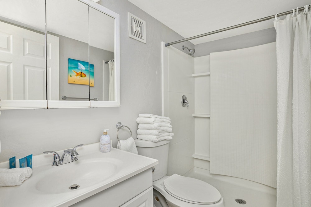 Latitude 26 Waterfront Resort & Marina - photo 53