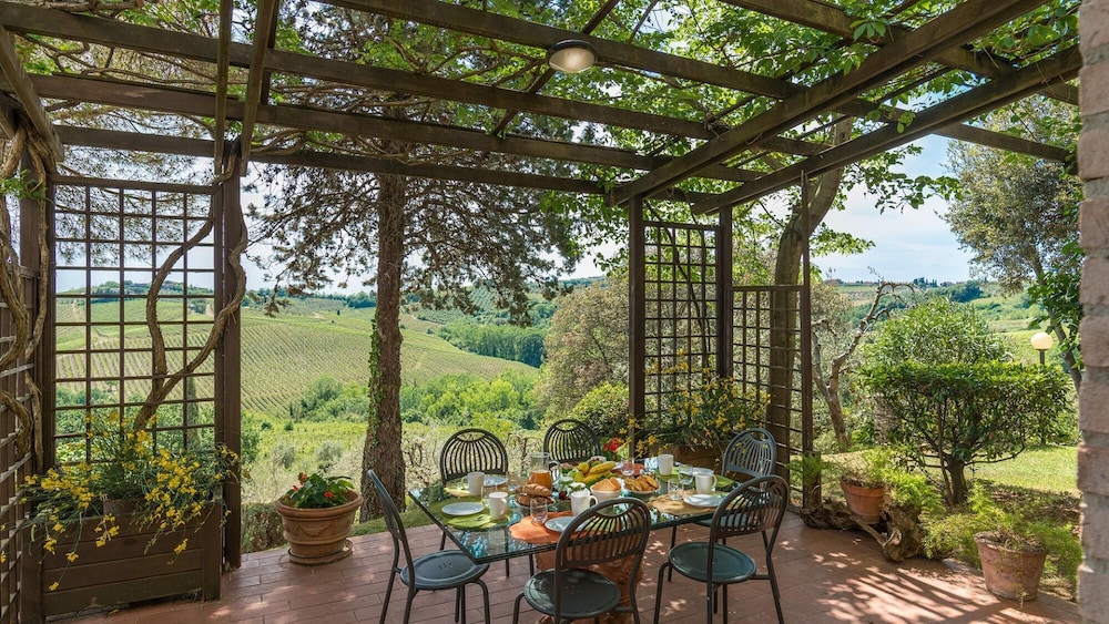 Villa Caterina 6 in San Gimignano — 4-Star Luxury Hotel in San Gimignano, Italy