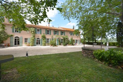 Le Laurier — hotel in Saint-Martin-De-Crau