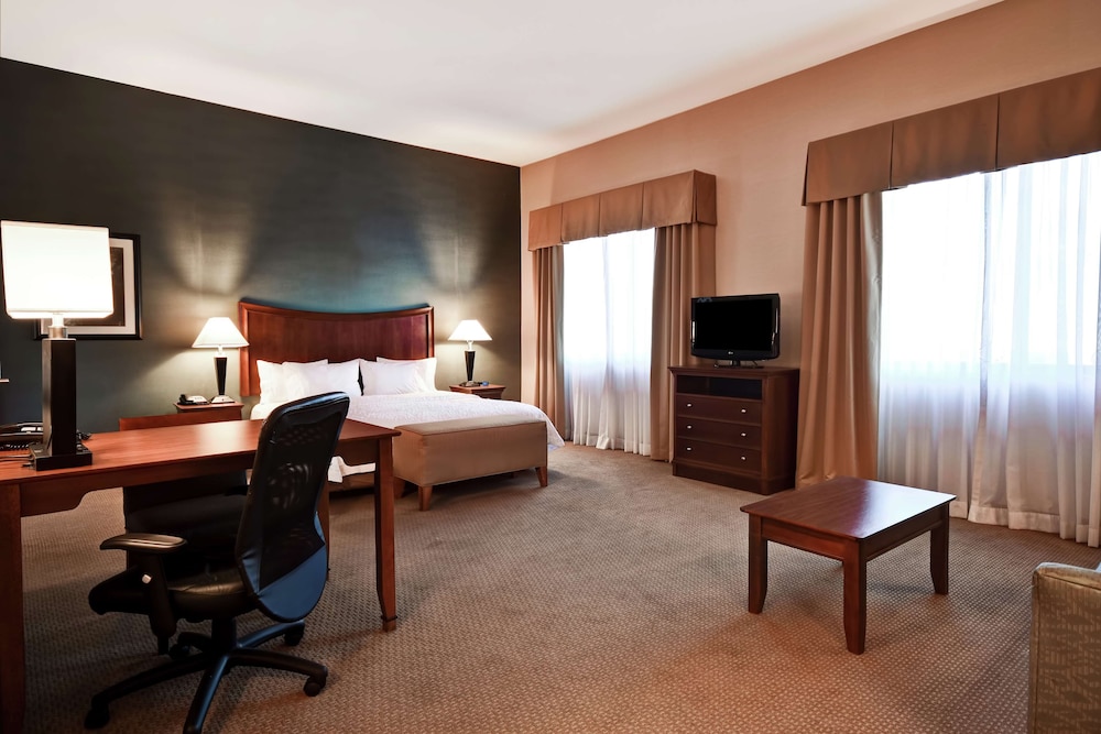 Hampton Inn & Suites Folsom - photo 18