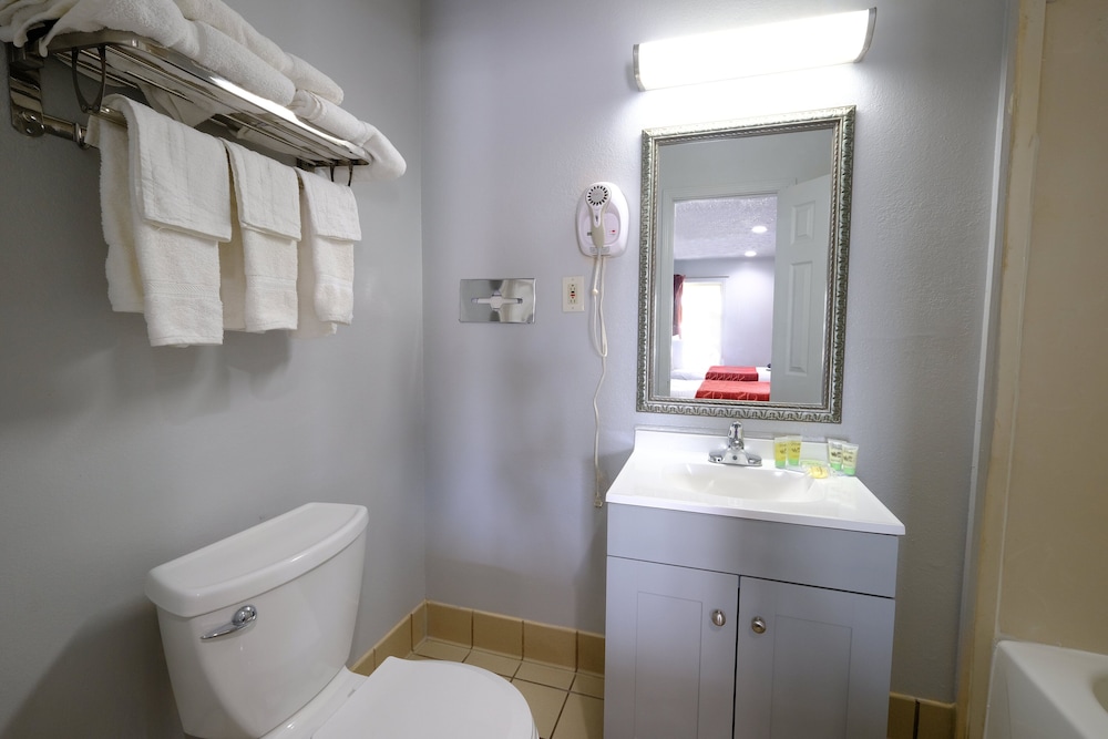 M star Hotel Searcy - photo 19
