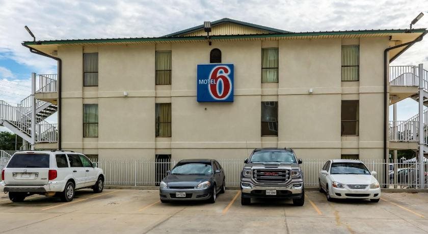 Motel 6 Lake Charles On The Bayou in Lake Charles, United States