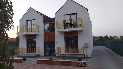 Apartament Domina Self Check In Ro En Fr 3stele Ministerul Turismului 20312344 — Sannicolau Mare