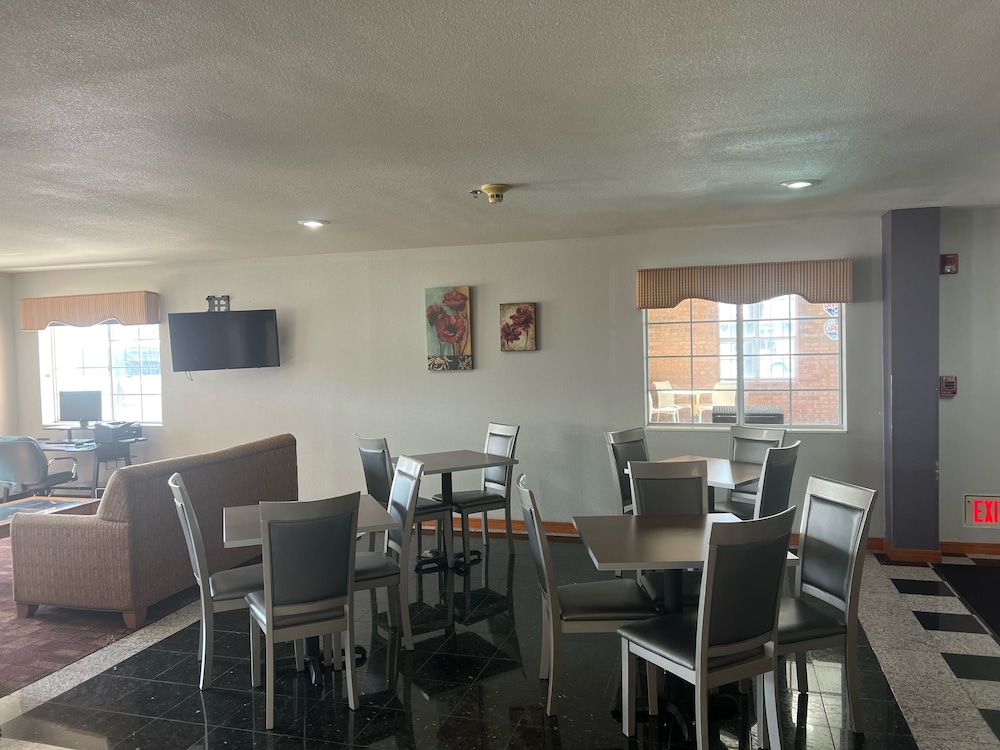 Microtel Inn & Suites by Wyndham Amarillo - photo 6