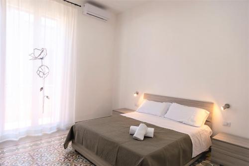 Casa Vacanze Deianira — 4-Star Luxury Hotel in Santa Flavia, Italy