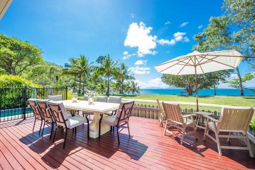 Eeast on Picnic in Magnetic Island, Australia