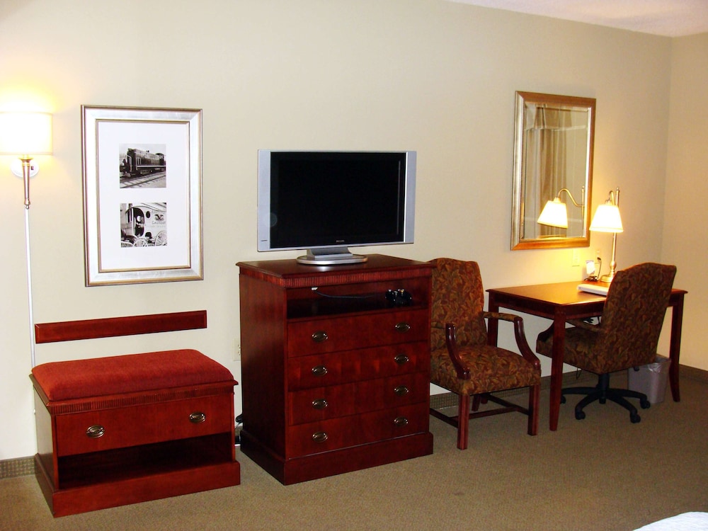 Hampton Inn Calera - photo 6
