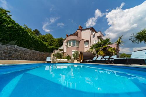 Apartments Melanie — 4-Star Luxury Hotel in Opatija, Croatia
