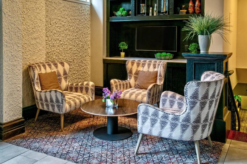 Courtyard by Marriott Kansas City Country Club Plaza - photo 11