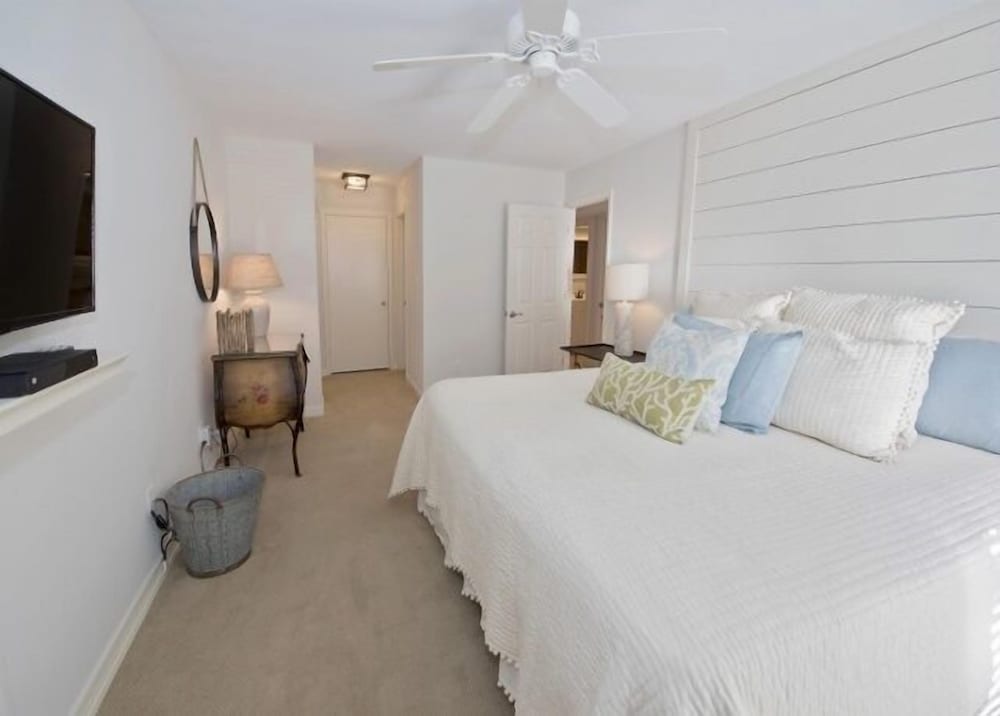 942 Cutter Court at The Sea Pines Resort - photo 3