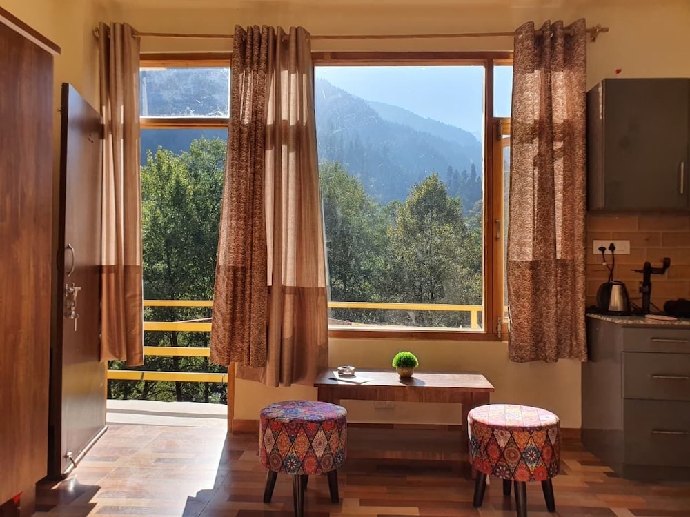Alooma Valley View Stays in Manali, India