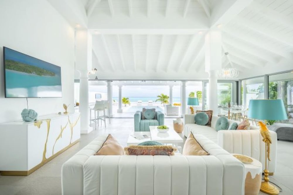 5 BR Luxurious Beachfront Villa with utmost privacy — 4-Star Luxury Hotel in Marigot, Saint Martin