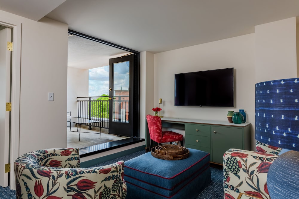 The Bradley Hotel - photo 20