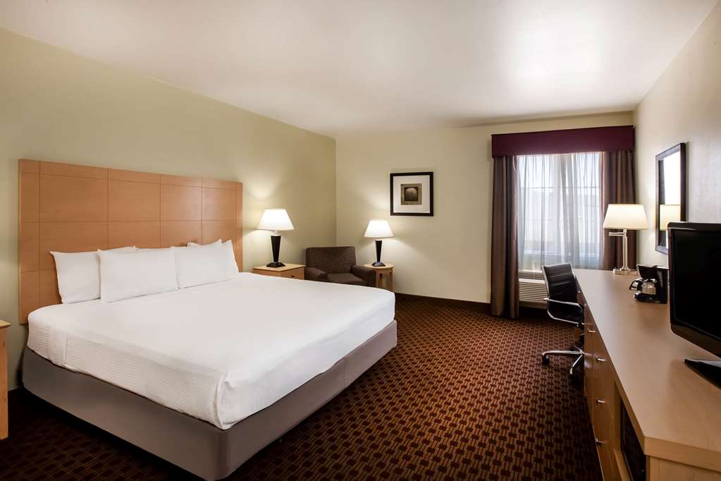 La Quinta Inn & Suites by Wyndham Odessa North - photo 9