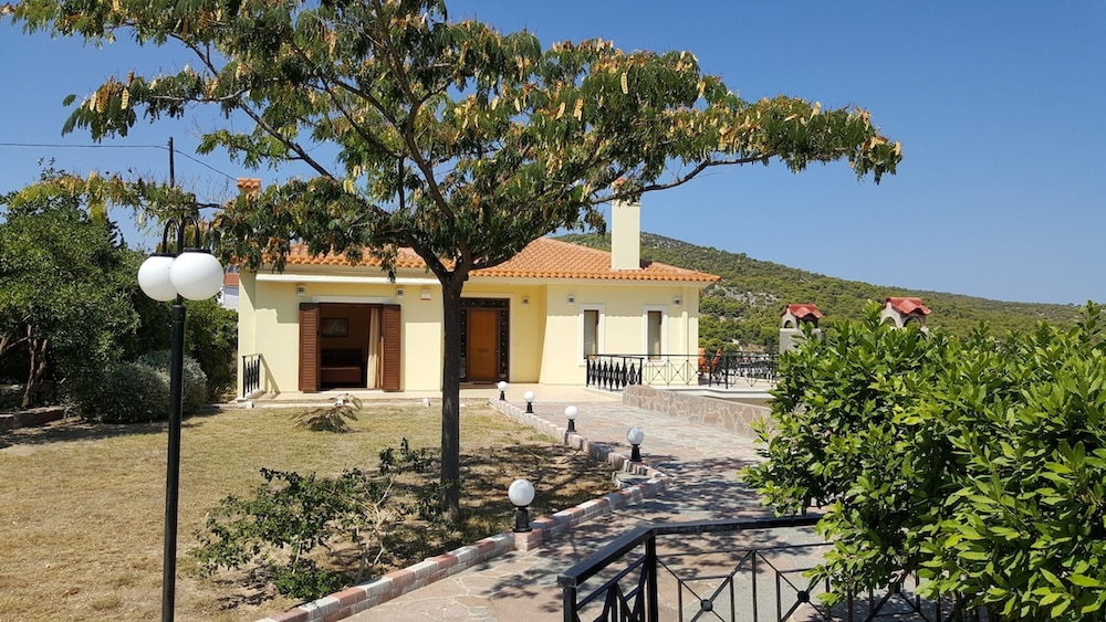Villa Politimi at Aegina — 4-Star Luxury Hotel in Aegina, Greece