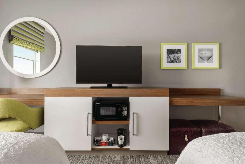 Hampton Inn Brooklyn Park - photo 18