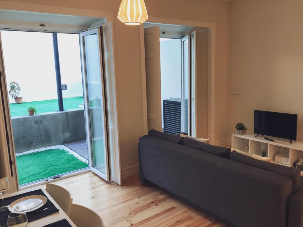 Senhora do Monte Apartment 2 with Outdoor Space — 4-Star Luxury Hotel in Lisbon, Portugal