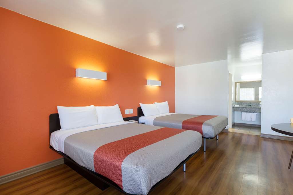 Motel 6 Claremont CA - photo 14