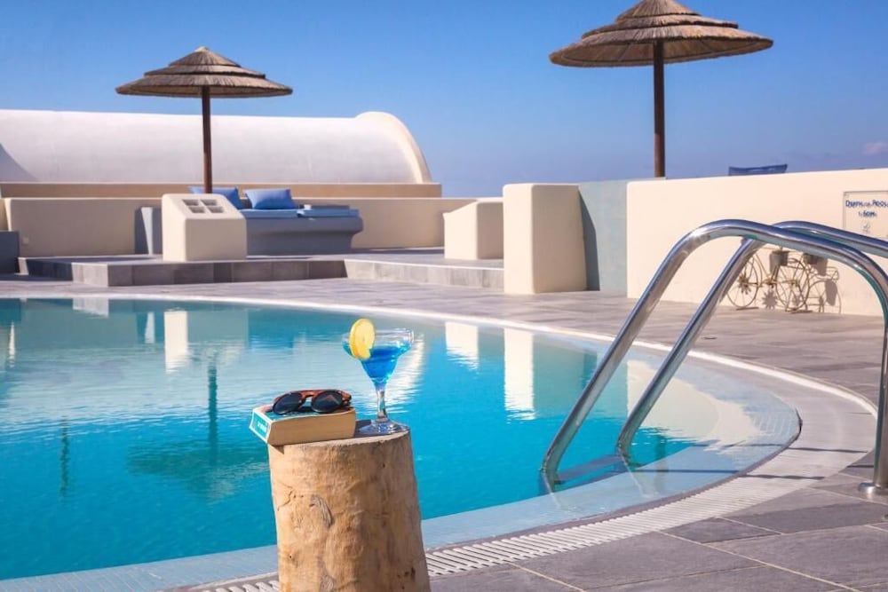 Anemoessa Villa — 4-Star Luxury Hotel in Oia, Greece