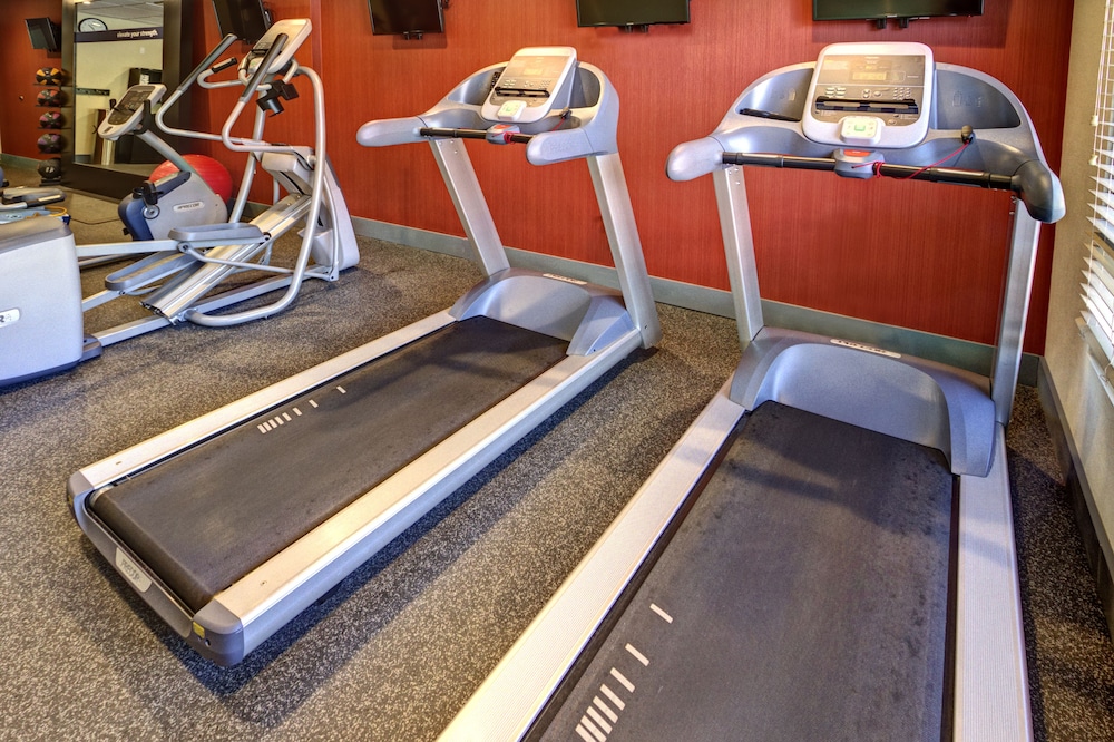 Hampton Inn Cookeville - photo 23
