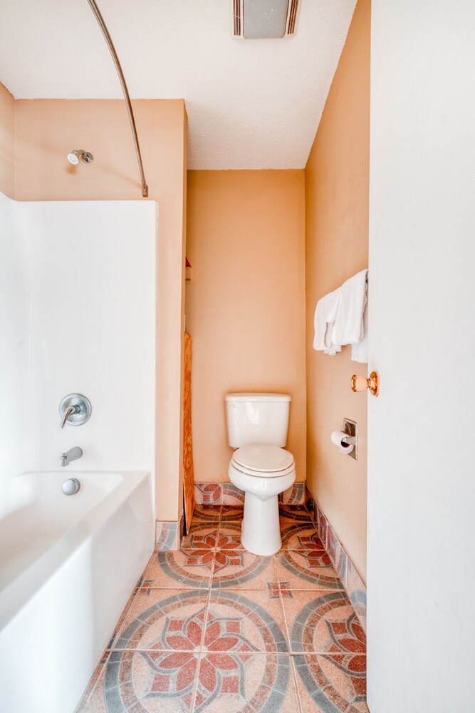 OYO Hotel Fayetteville S Eastern Blvd - photo 17