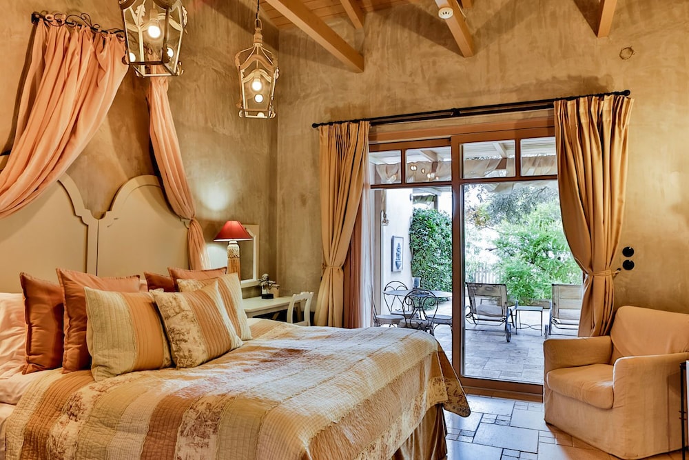 Six Keys Seaside Lodge — 4-Star Luxury Hotel in Volos, Greece