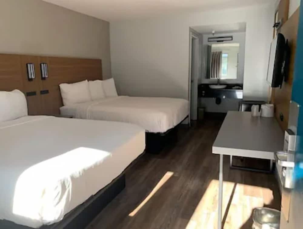 Motel 6 Santa Ana CA - photo 7