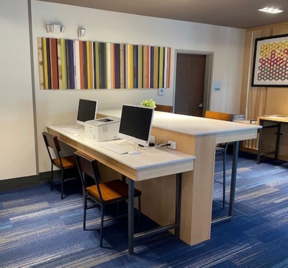 Holiday Inn Express & Suites Warrensburg North by IHG - photo 47