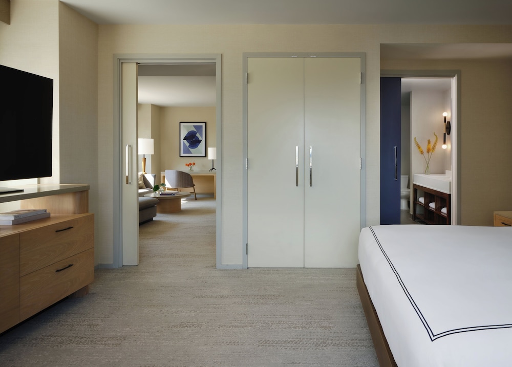 Kimpton Hotel Palomar Phoenix Cityscape by IHG - photo 26