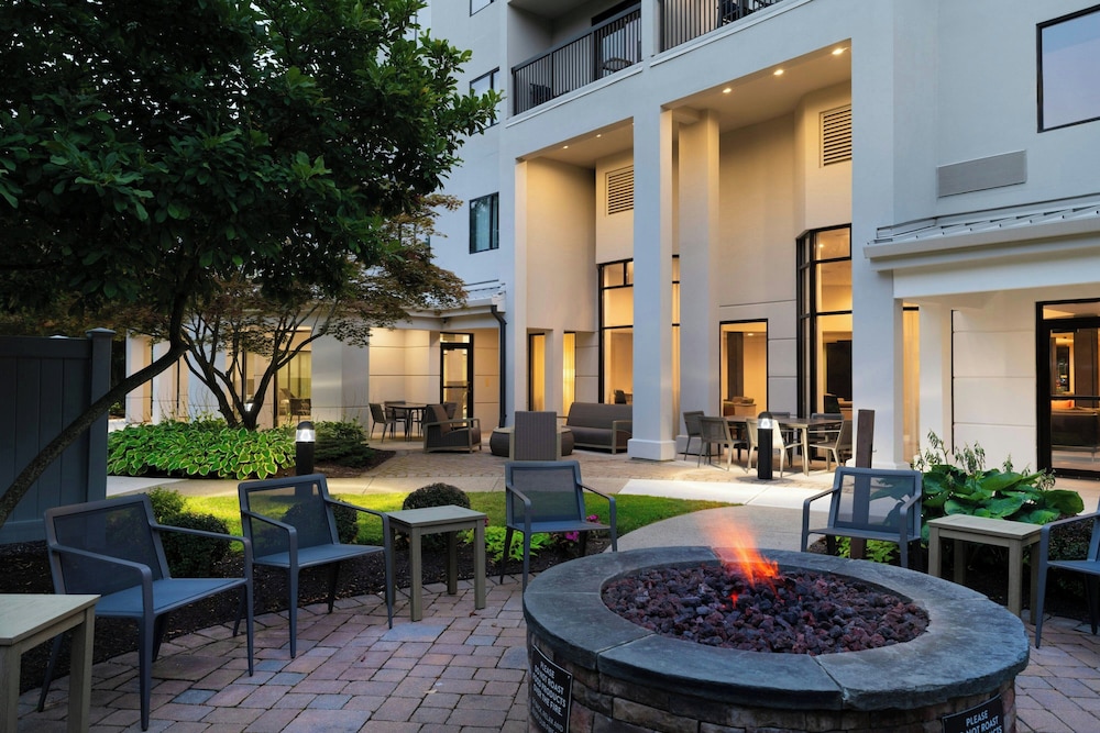 Courtyard By Marriott Danbury - photo 26