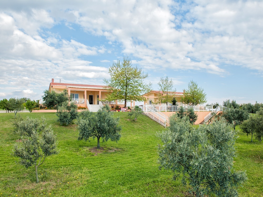 Villa Elaia Mare — 4-Star Luxury Hotel in Komotini, Greece