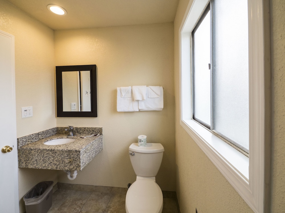 Sky Riders Motel - photo 17